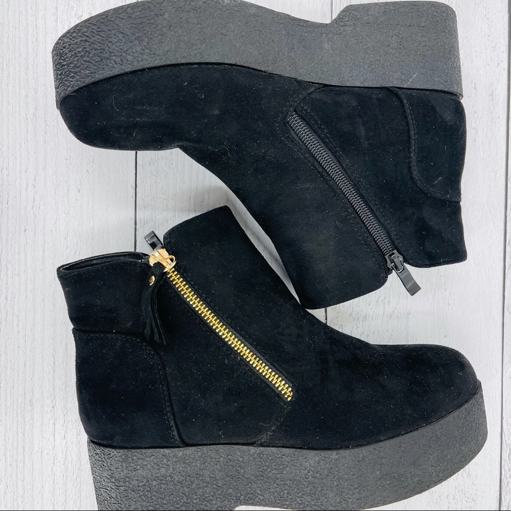 Lov Mark black zip Pika bootie